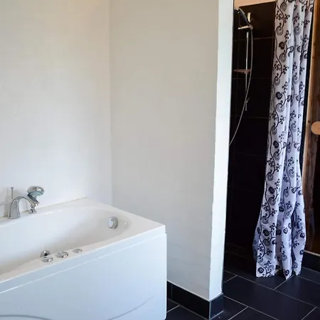 Tranquil Retreat In Nature S Embrace-by Traum * Brovst