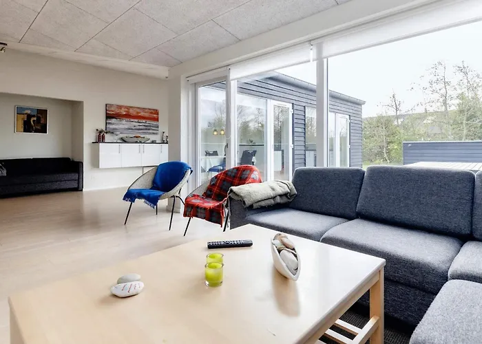 Tranquil Retreat In Nature S Embrace-by Traum * Brovst