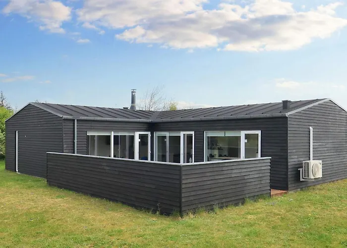 Tranquil Retreat In Nature S Embrace-by Traum