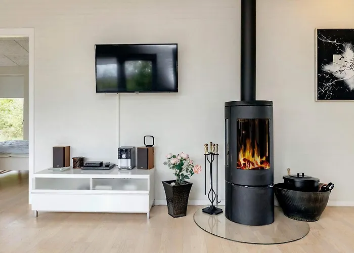 Tranquil Retreat In Nature S Embrace-by Traum Hébergement de vacances Brovst